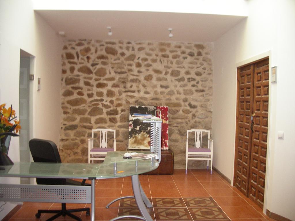 Hostel El Castillo Aninon Exterior photo