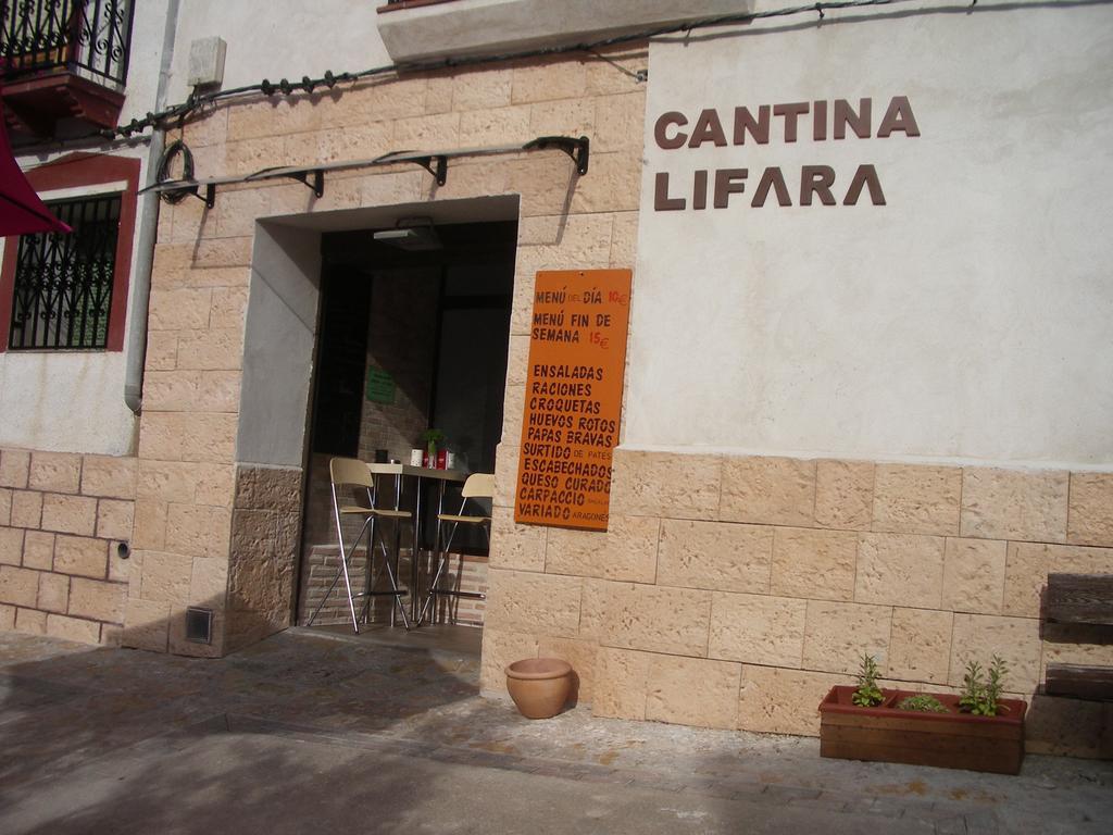 Hostel El Castillo Aninon Exterior photo